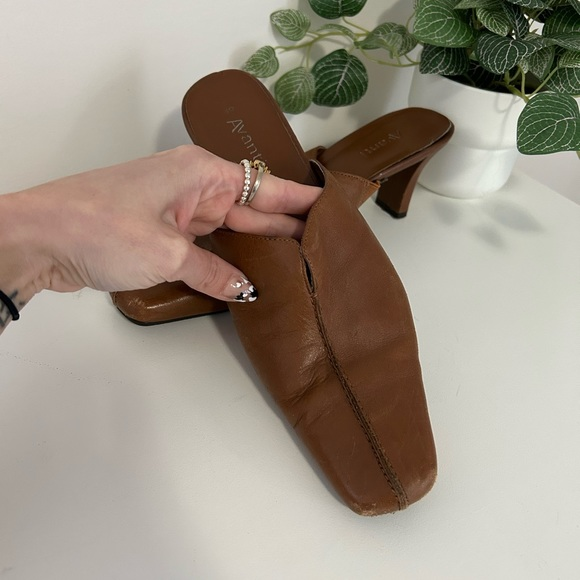 Vintage Shoes - VINTAGE kitten heels